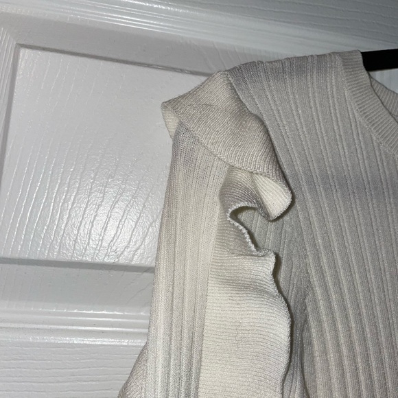 NWOT EXPRESS light weight ruffle sweater. - Picture 4 of 6